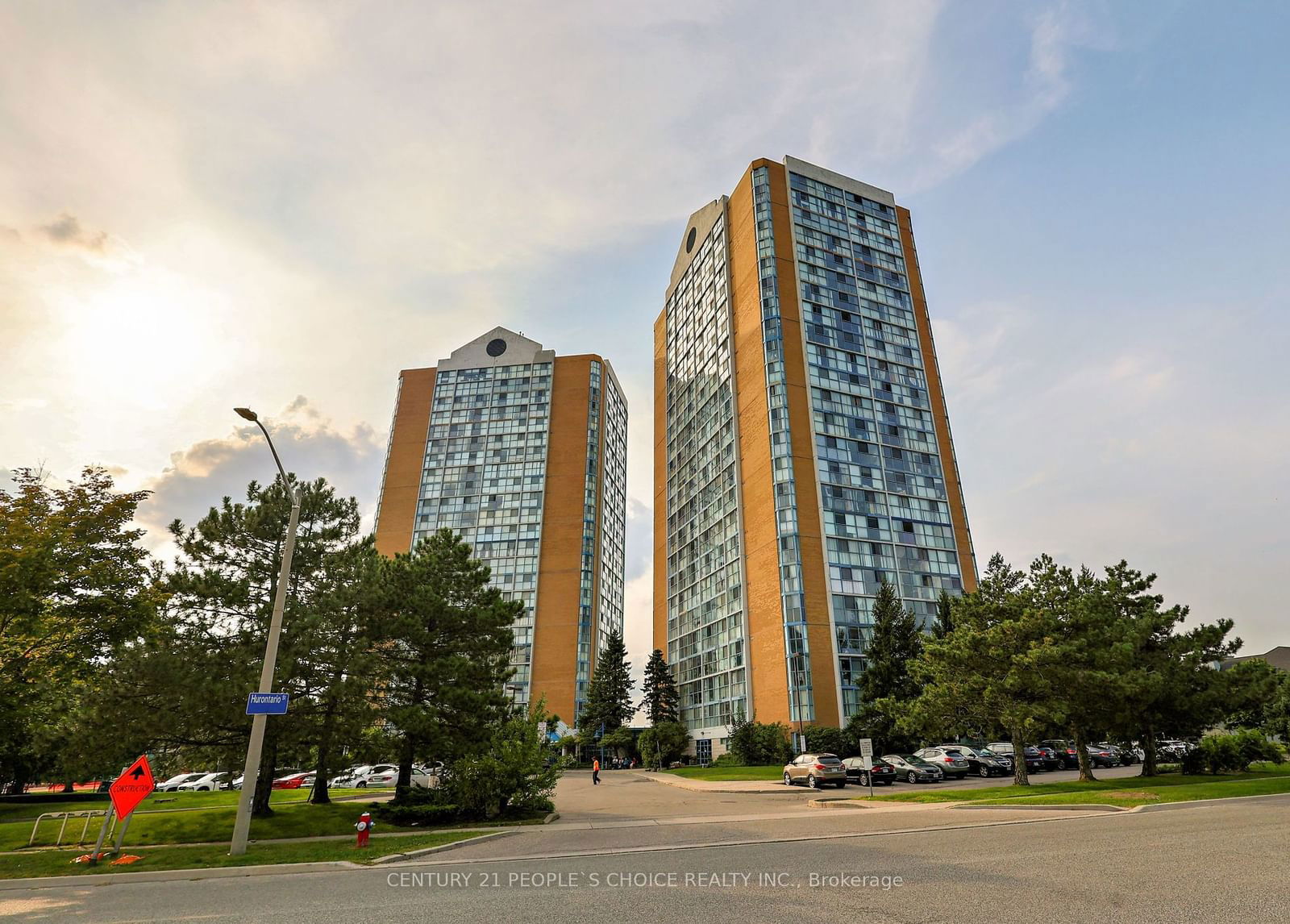 35 Trailwood Dr, unit 411 for sale - image #1