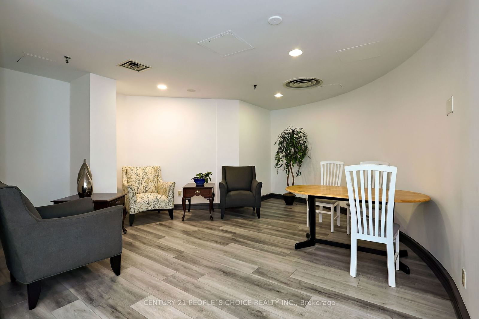 35 Trailwood Dr, unit 411 for sale - image #25