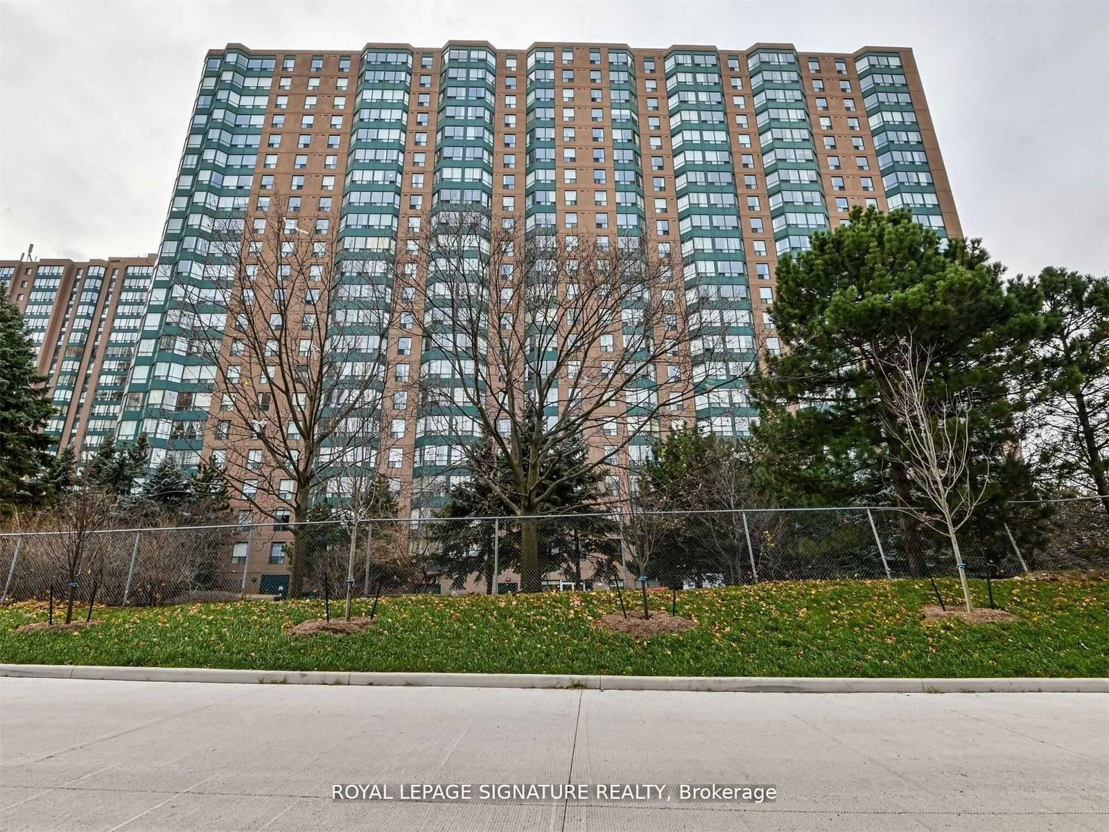 135 Hillcrest Ave, unit 2206 for rent - image #1