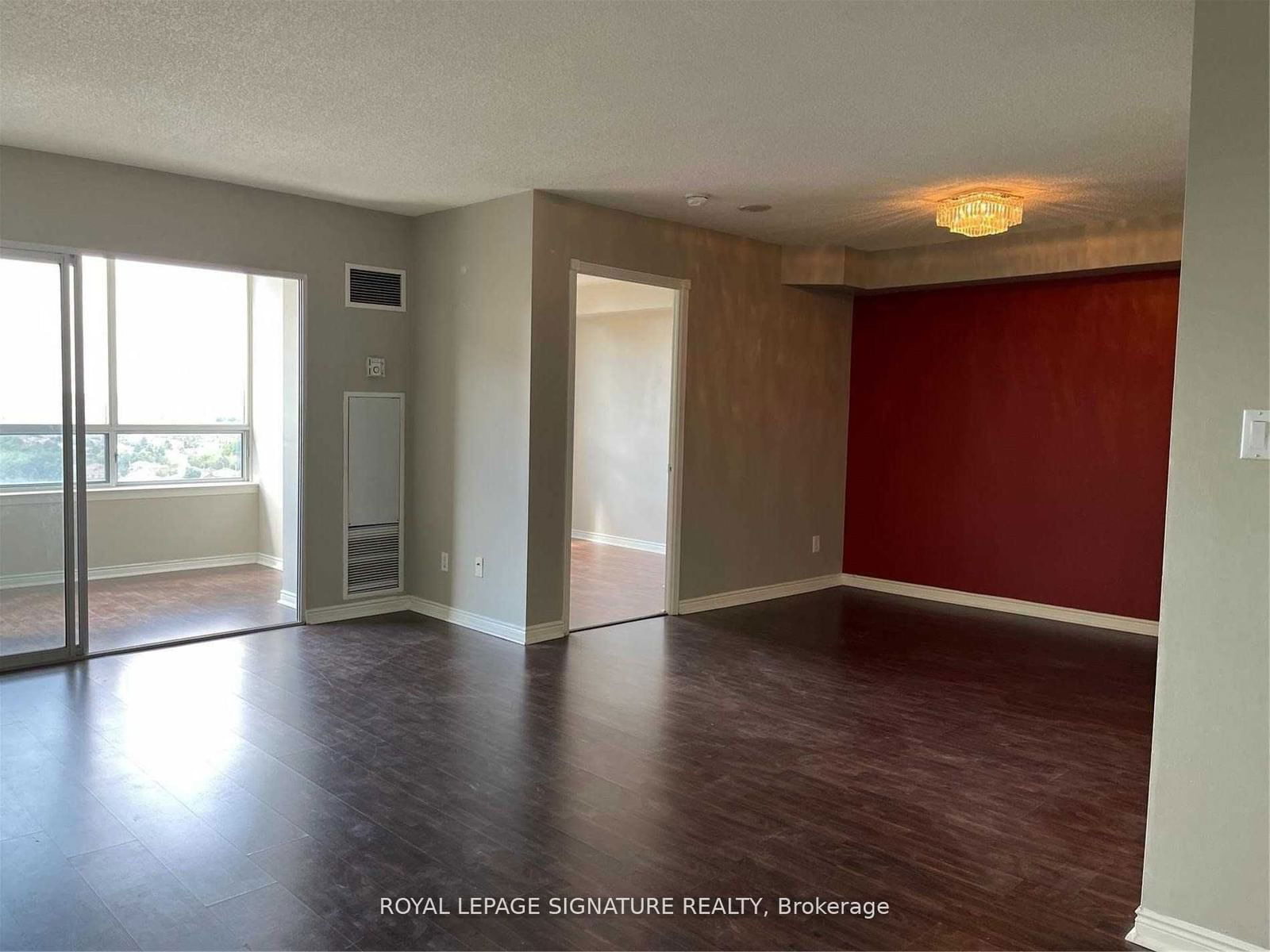 135 Hillcrest Ave, unit 2206 for rent - image #4