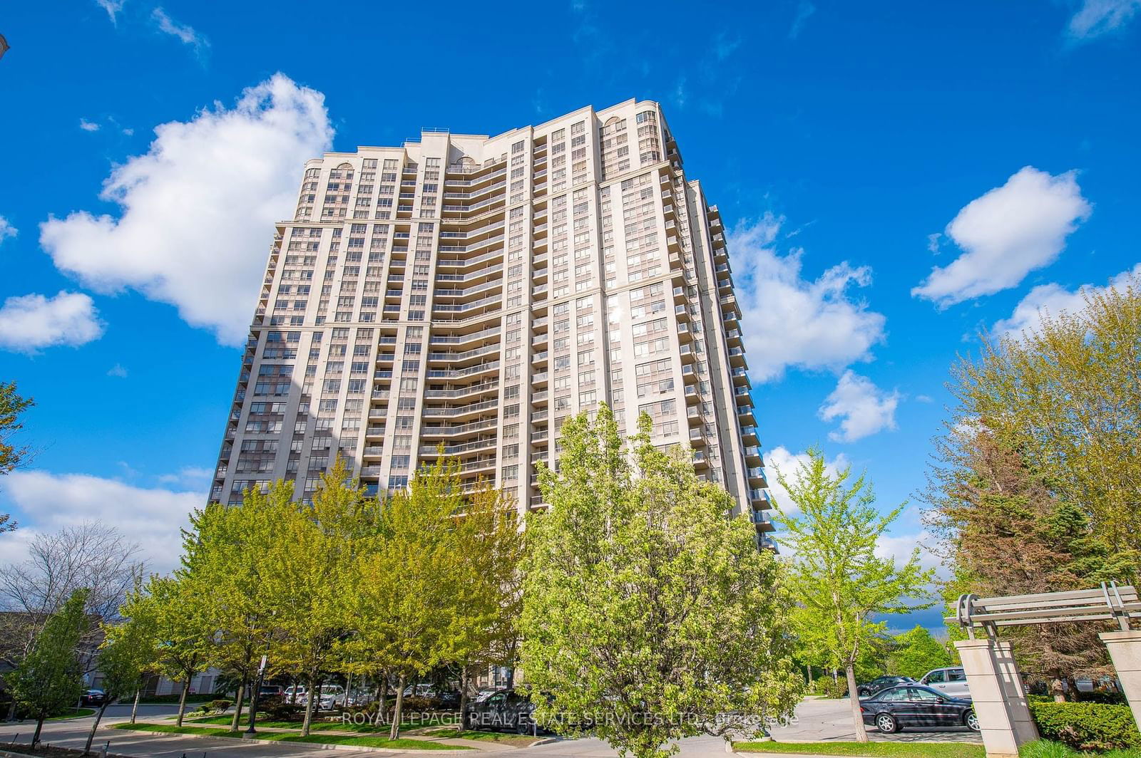 710 Humberwood Blvd W, unit 303 for rent - image #2