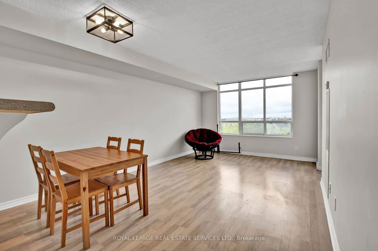 710 Humberwood Blvd W, unit 303 for rent - image #9