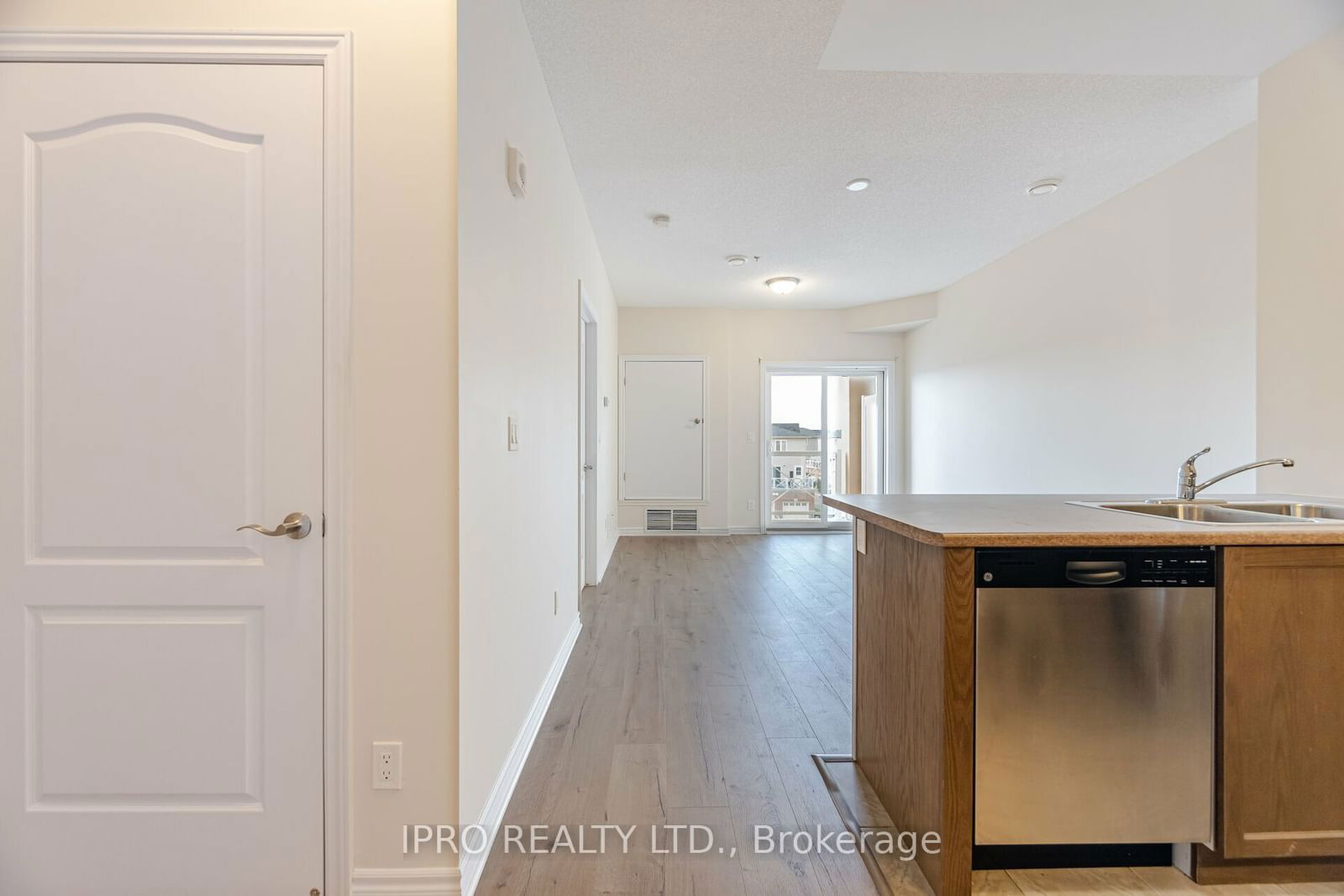 1370 Costigan Rd, unit 311 for rent - image #6