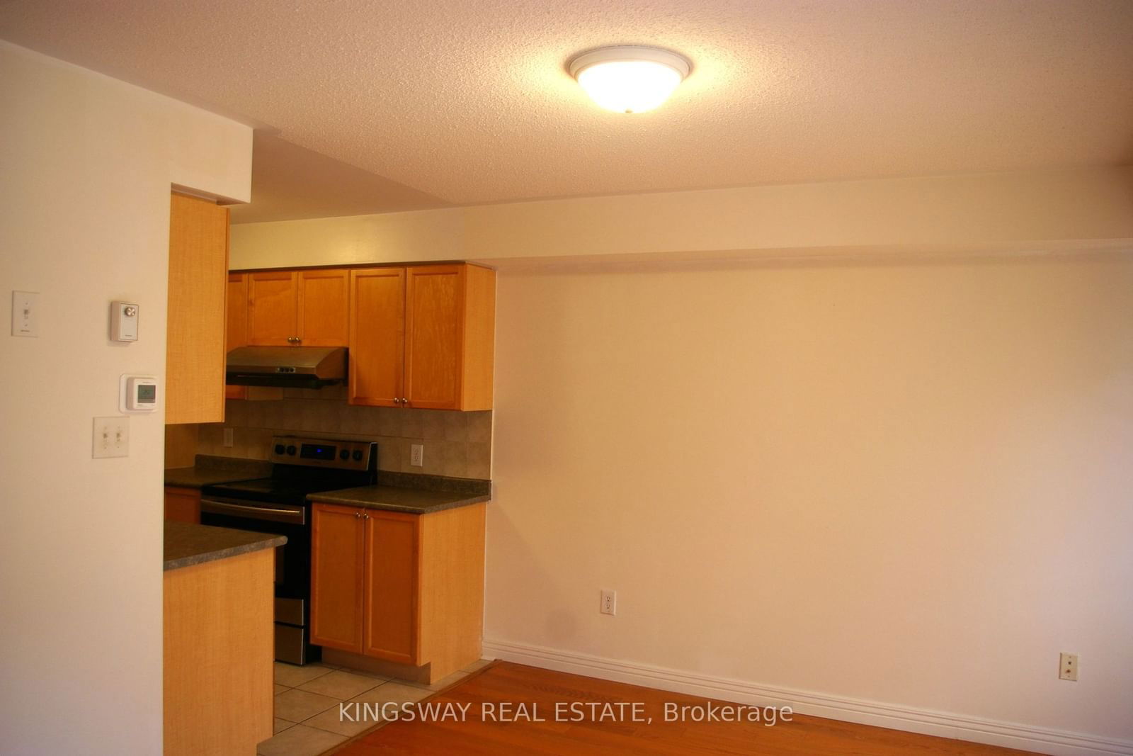 4975 Southampton Dr, unit 197 for rent - image #9