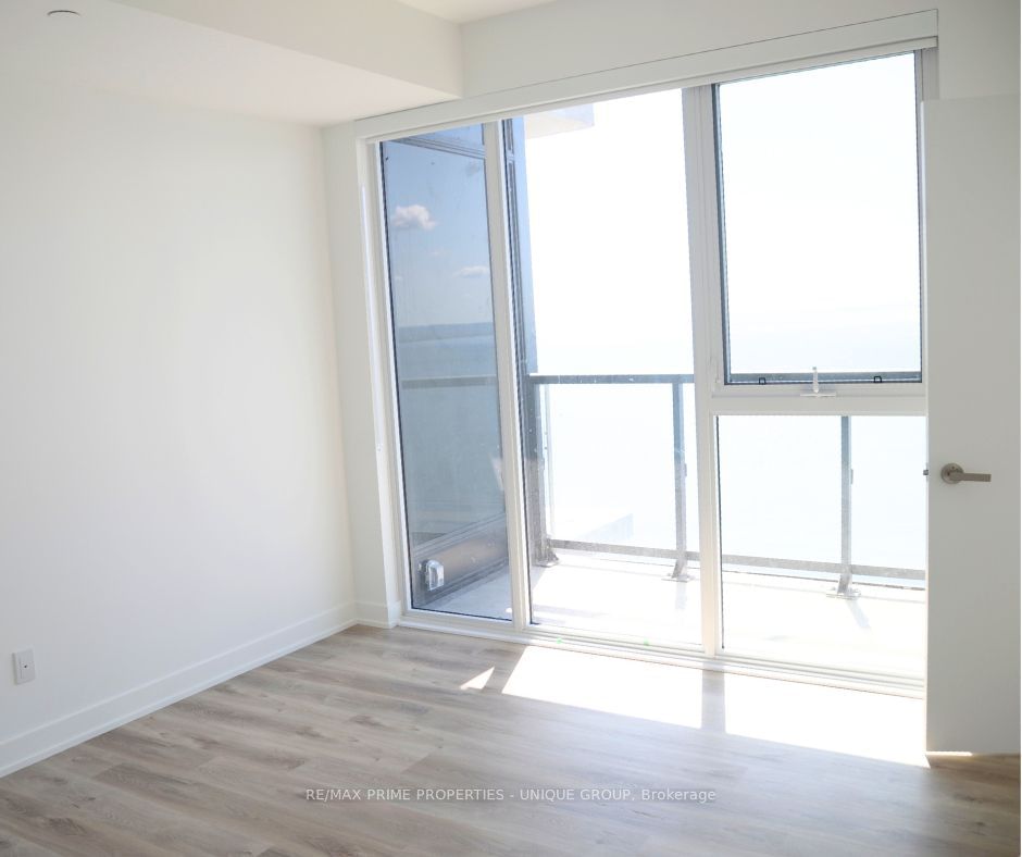 370 Martha St, unit 2305 for rent - image #8