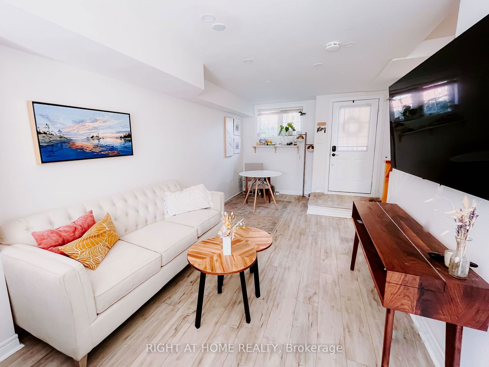 870 Jane St, unit 114 for sale - image #2