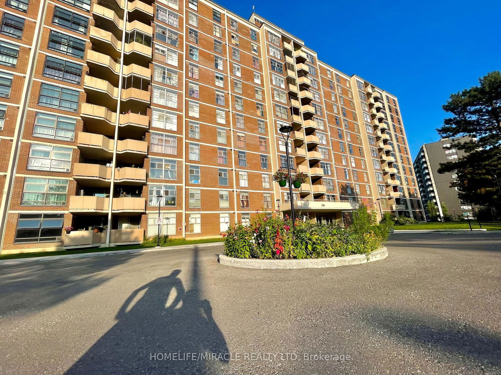 335 Driftwood Ave, unit 701 for sale - image #2