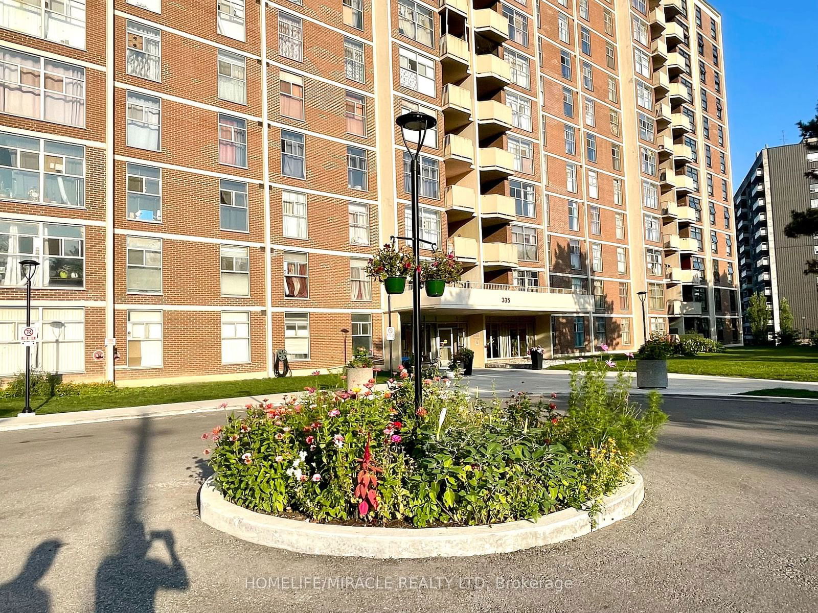 335 Driftwood Ave, unit 701 for sale - image #3