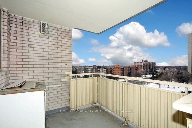 340 Dixon Rd, unit 711 for sale - image #5