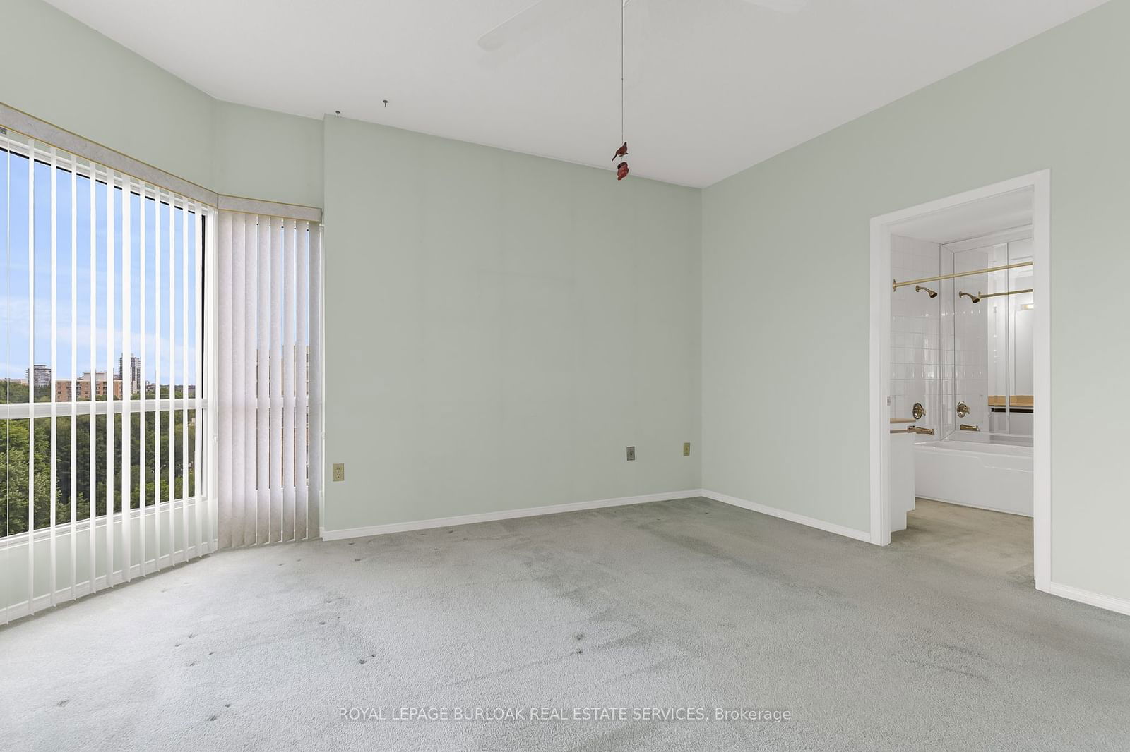 1201 North Shore Blvd E, unit 1105 for sale - image #8