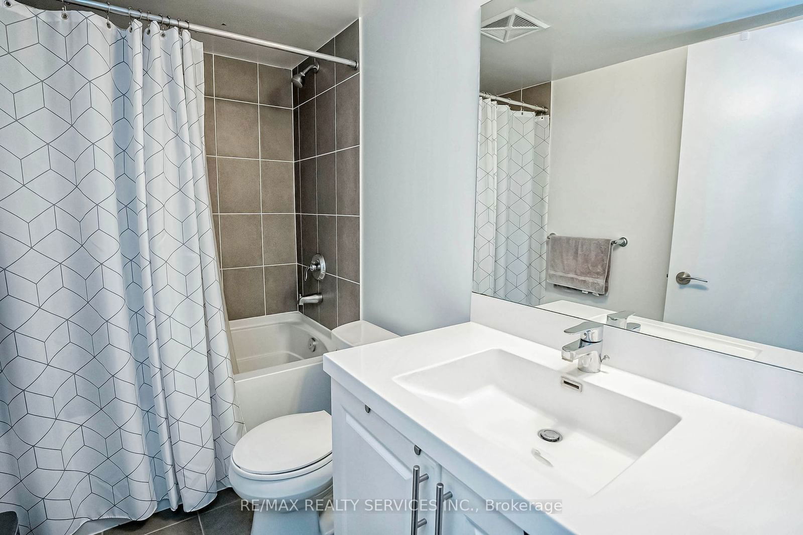 3091 Dufferin St, unit 1006 for sale