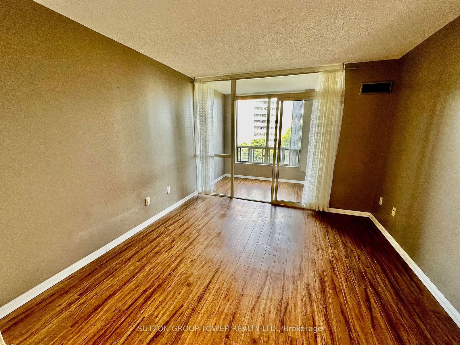 3 Hickory Tree Rd E, unit 707 for sale - image #8