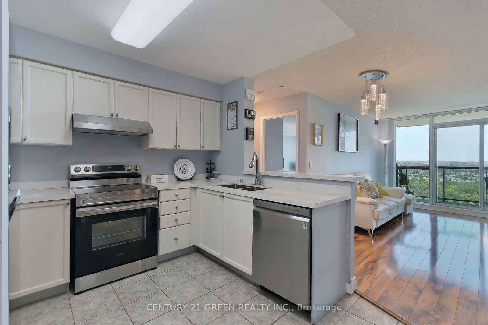 2545 Erin Centre Blvd, unit 1702 for sale - image #22