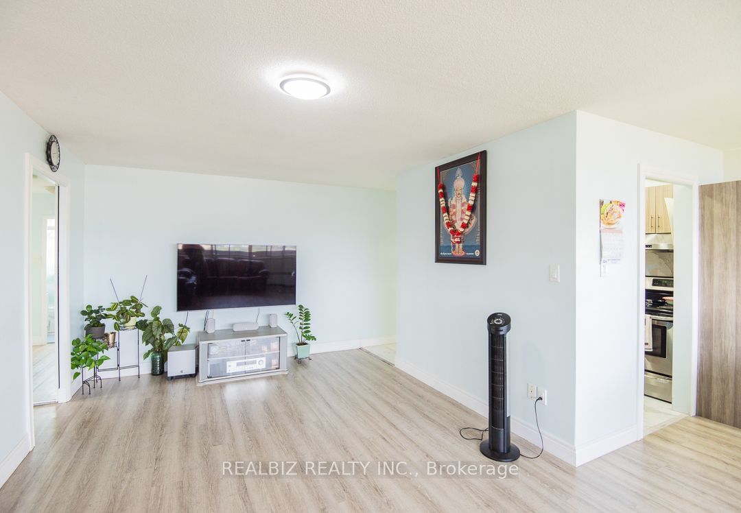 1455 Lawrence Ave W, unit 1702 for sale - image #2