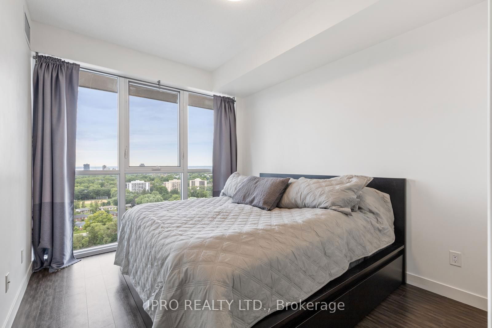 2093 Fairview St, unit 1606 for sale - image #14