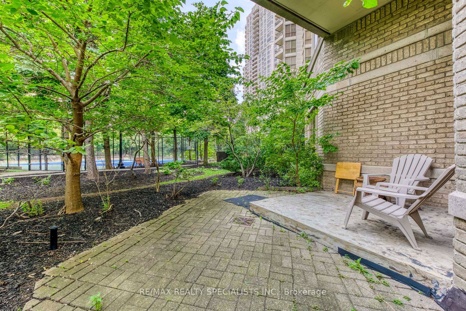 55 Kingsbridge Garden Circ W, unit 104 for sale