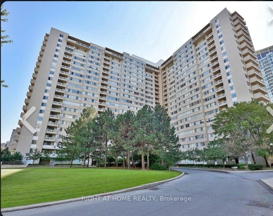 3590 Kaneff Cres, unit 1011 for sale - image #1