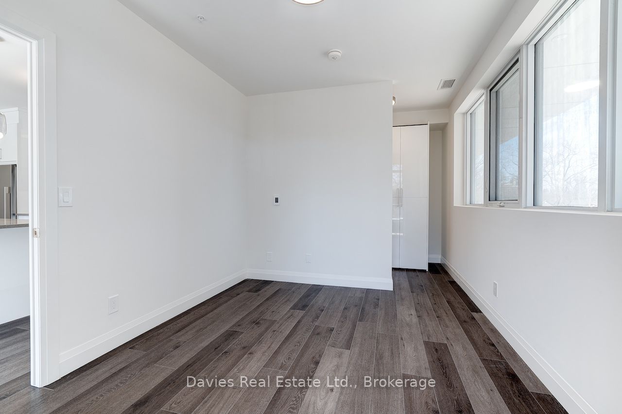 500 Brock Ave, unit 207 for sale - image #14