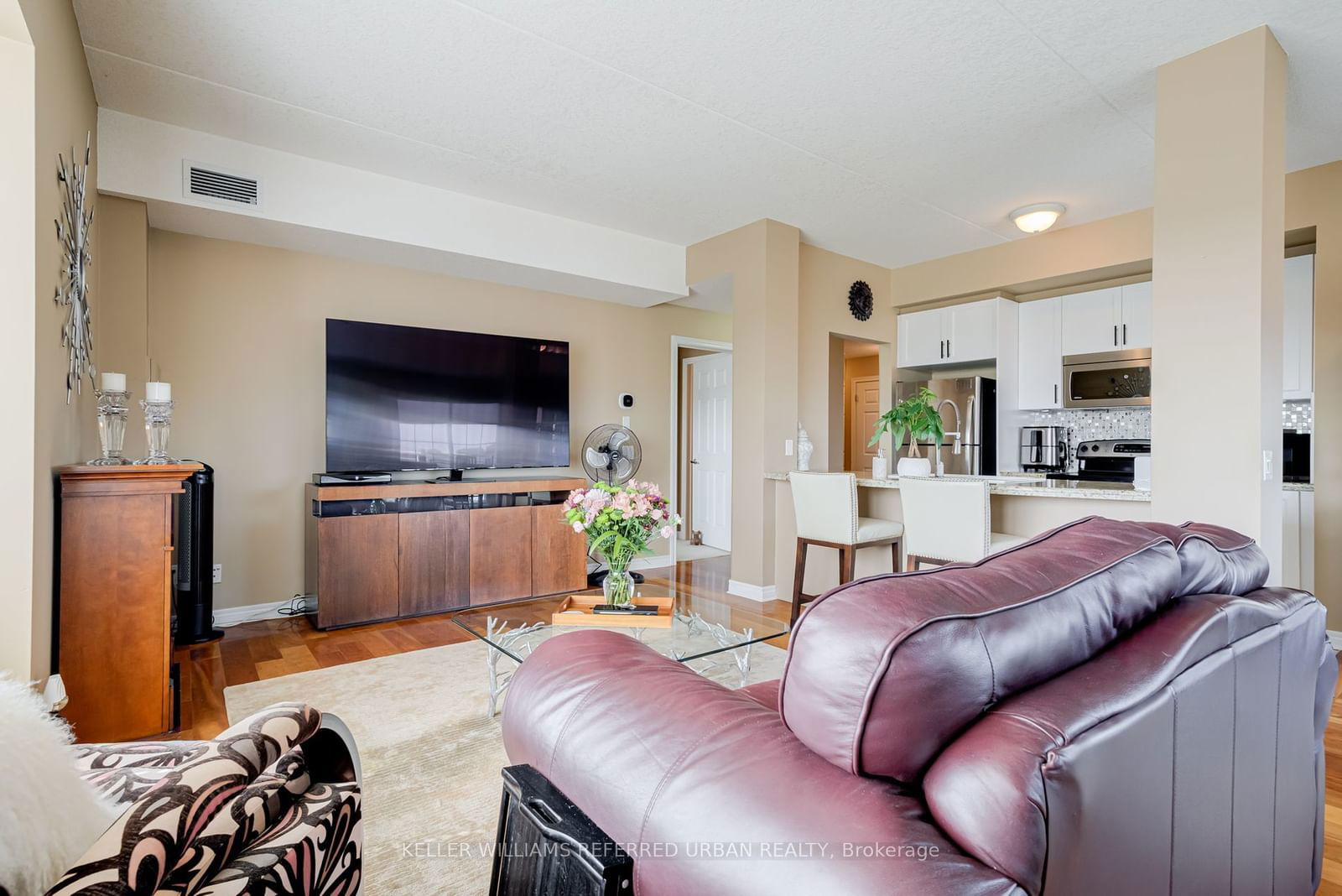 1379 Costigan Rd, unit 403 for sale - image #20