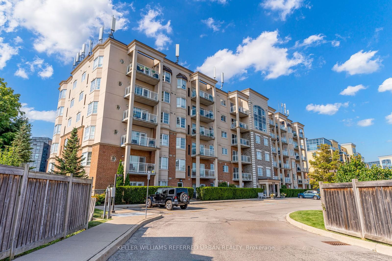 1379 Costigan Rd, unit 403 for sale - image #4