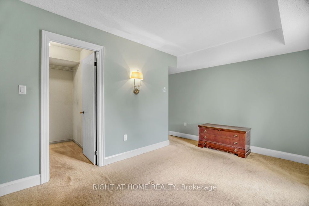 1225 North Shore Blvd E, unit 608 for sale - image #20