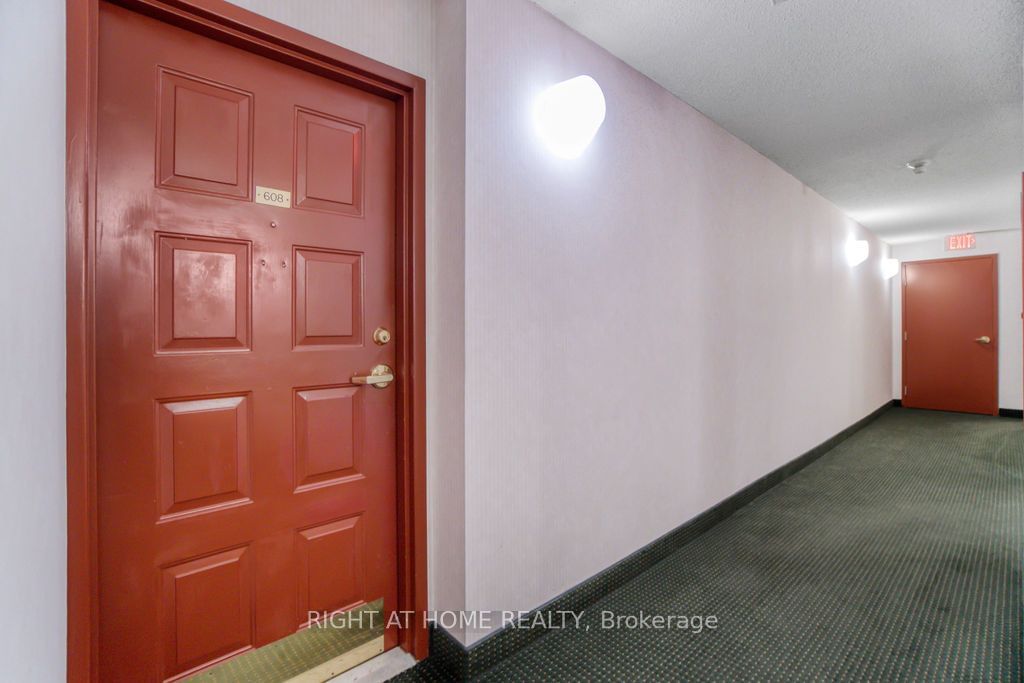 1225 North Shore Blvd E, unit 608 for sale - image #7