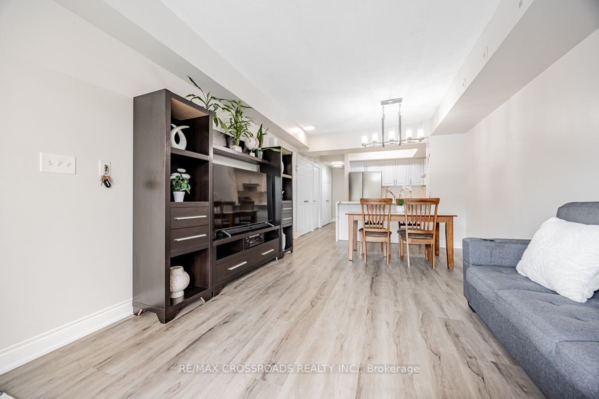 3033 Finch Ave W, unit 2042 for sale - image #8