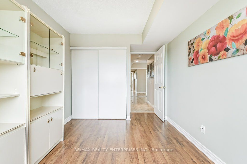 25 Kingsbridge Garden Circ, unit 1824 for sale