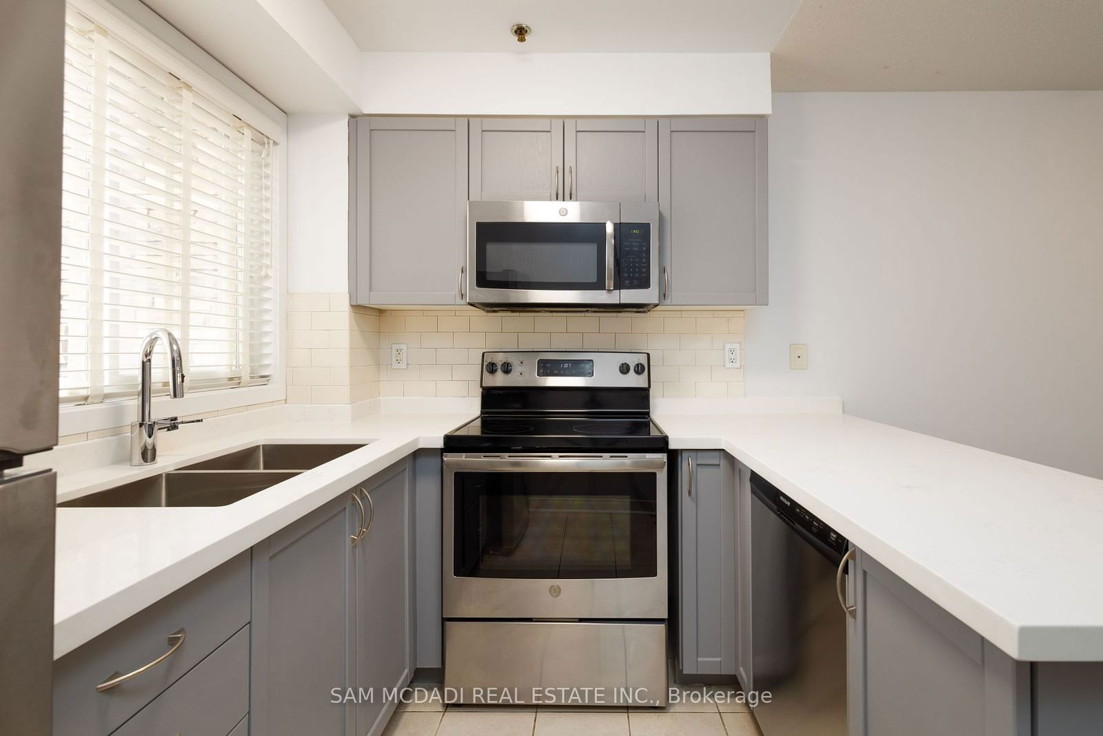 4 Dayspring Circ, unit 102 for rent - image #19