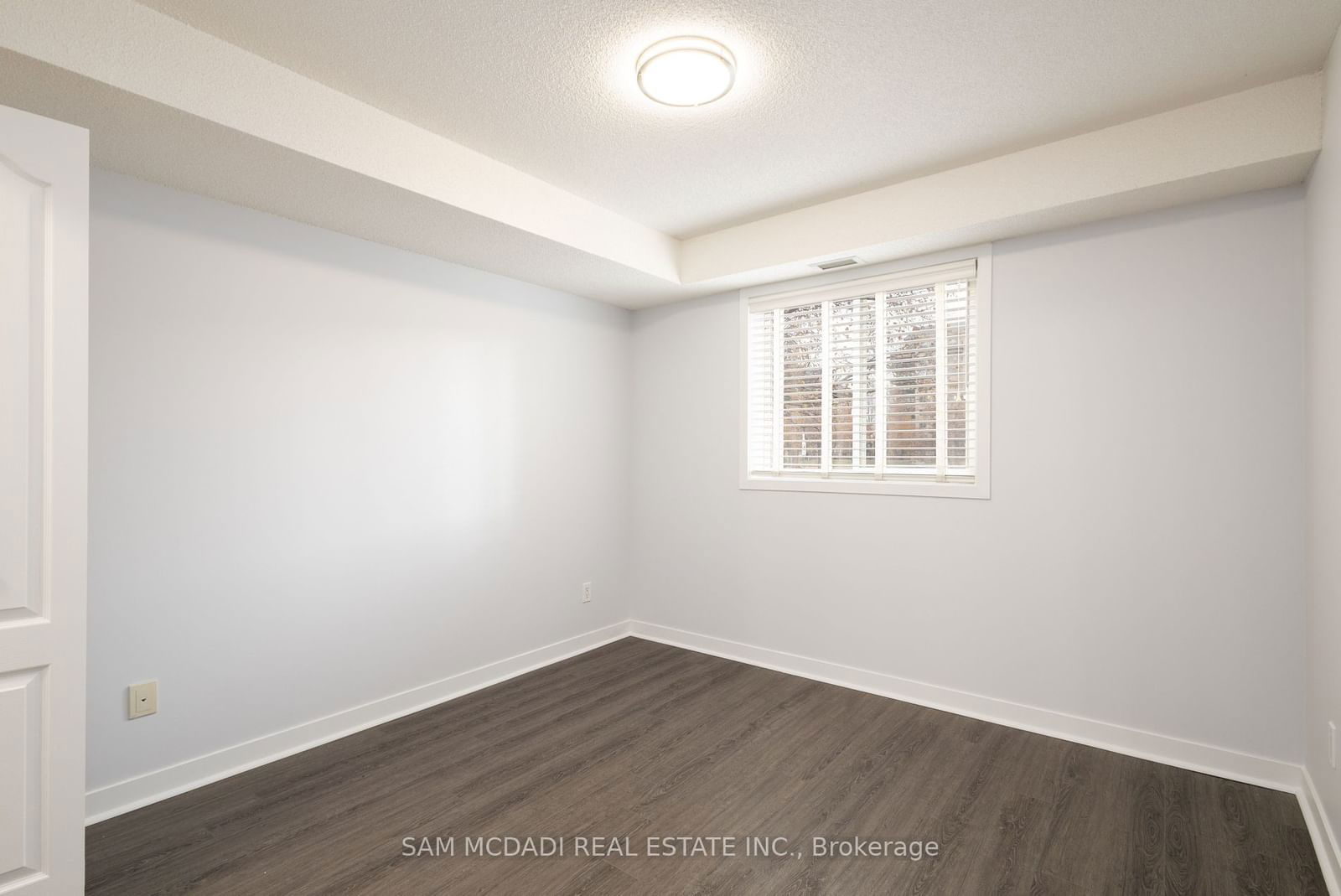 4 Dayspring Circ, unit 102 for rent - image #8