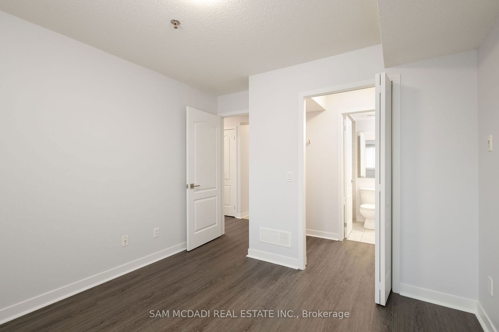 4 Dayspring Circ, unit 102 for rent - image #9