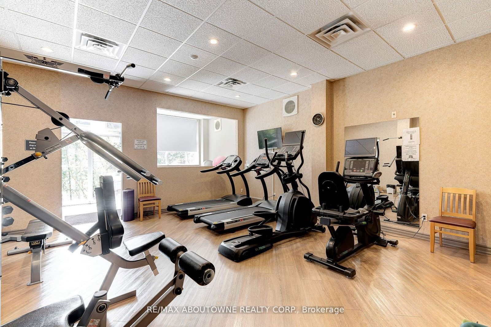 5194 Lakeshore Rd, unit 305 for sale