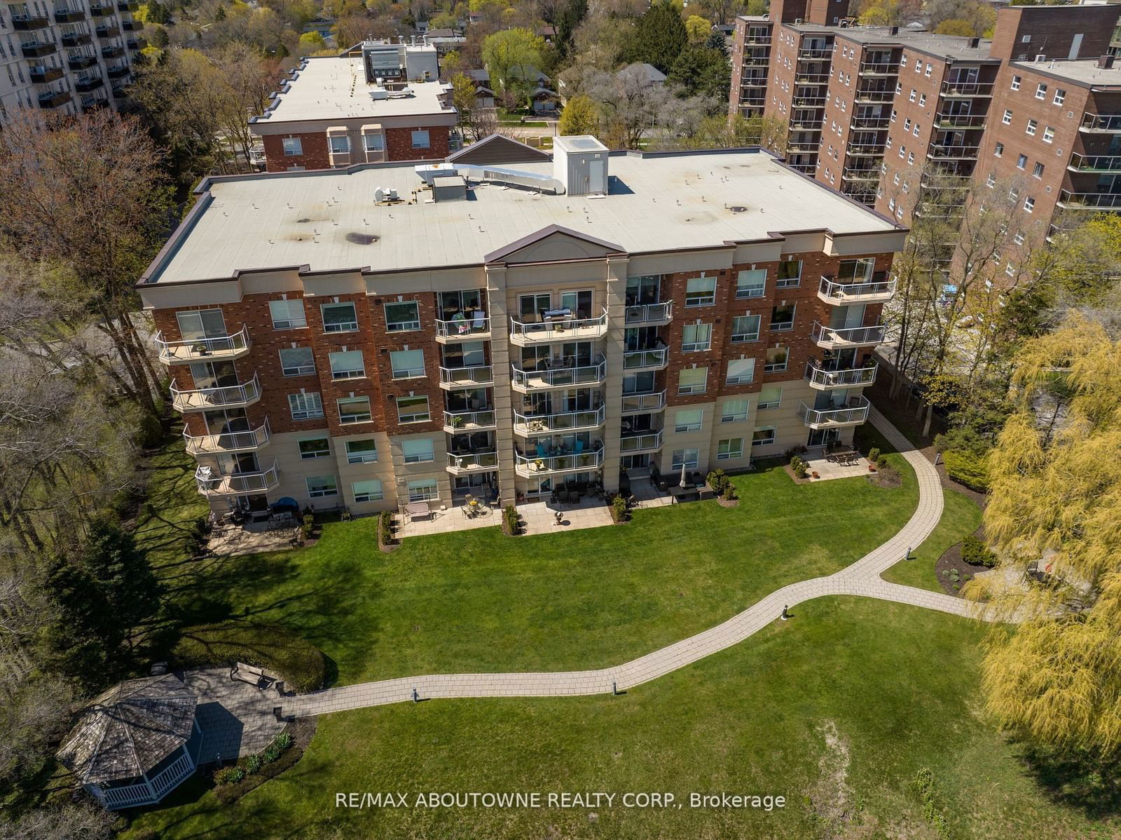 5194 Lakeshore Rd, unit 305 for sale - image #33