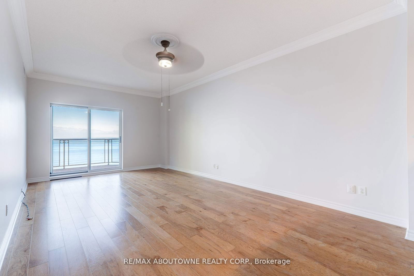 5194 Lakeshore Rd, unit 305 for sale - image #9