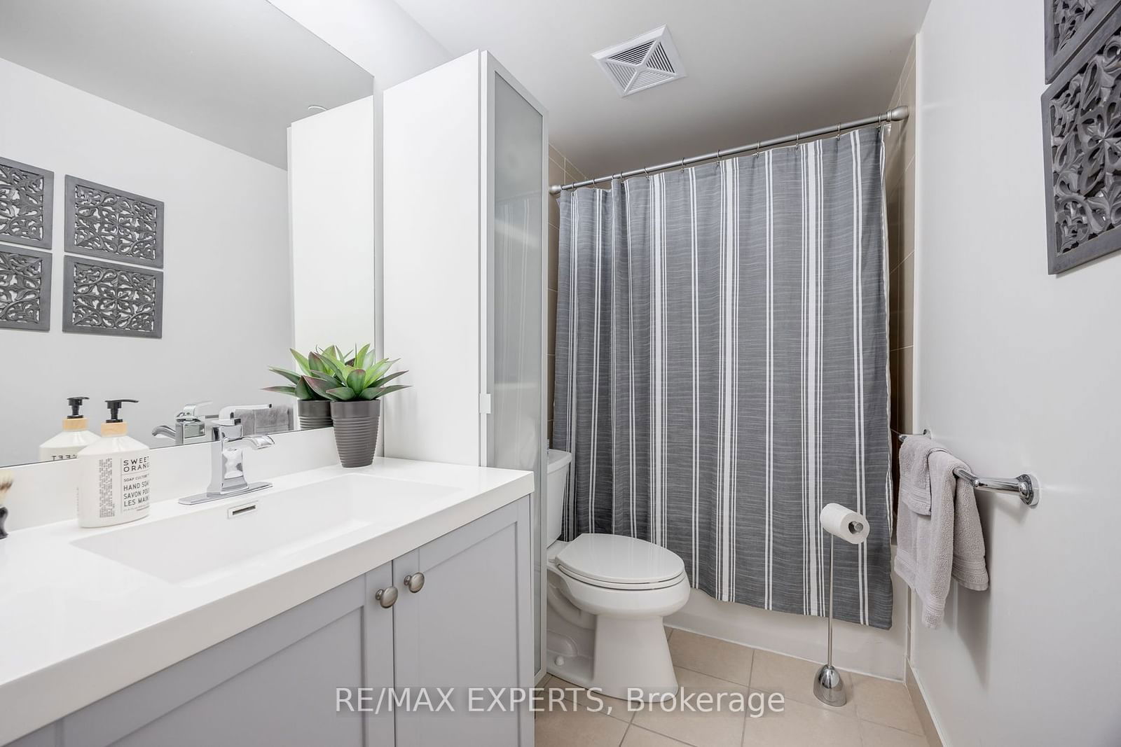 830 Lawrence Ave, unit 231 for sale - image #14