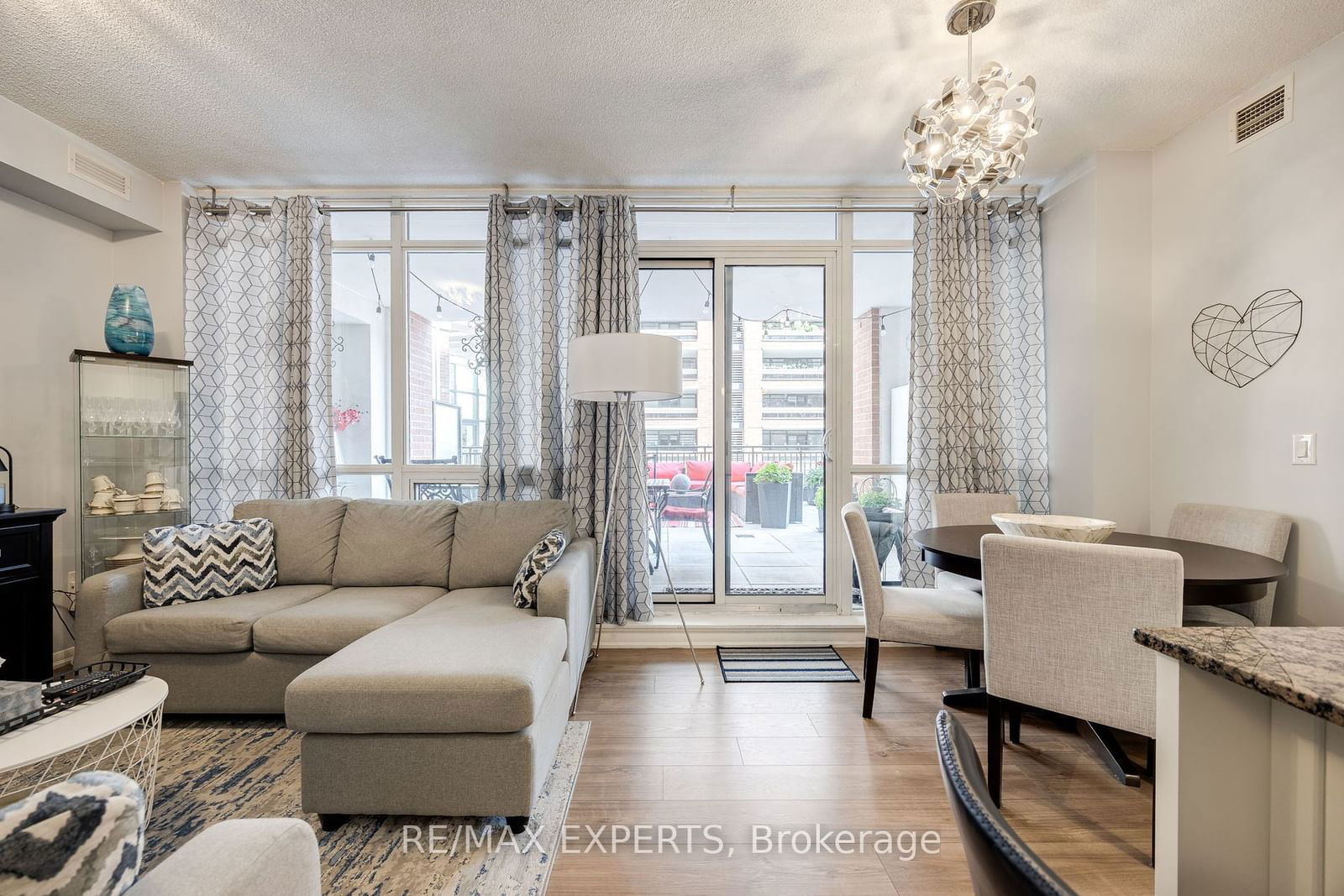 830 Lawrence Ave, unit 231 for sale - image #16