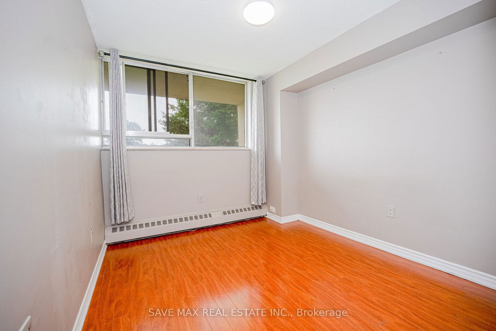 1050 Stainton Dr, unit 106 for sale - image #18