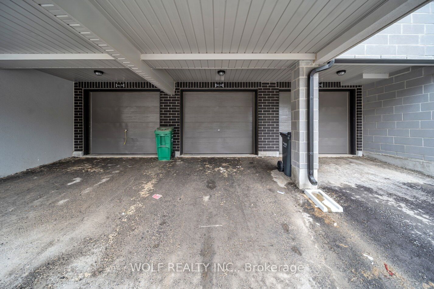 70 Knotsberry Circ, unit 53 for sale - image #2