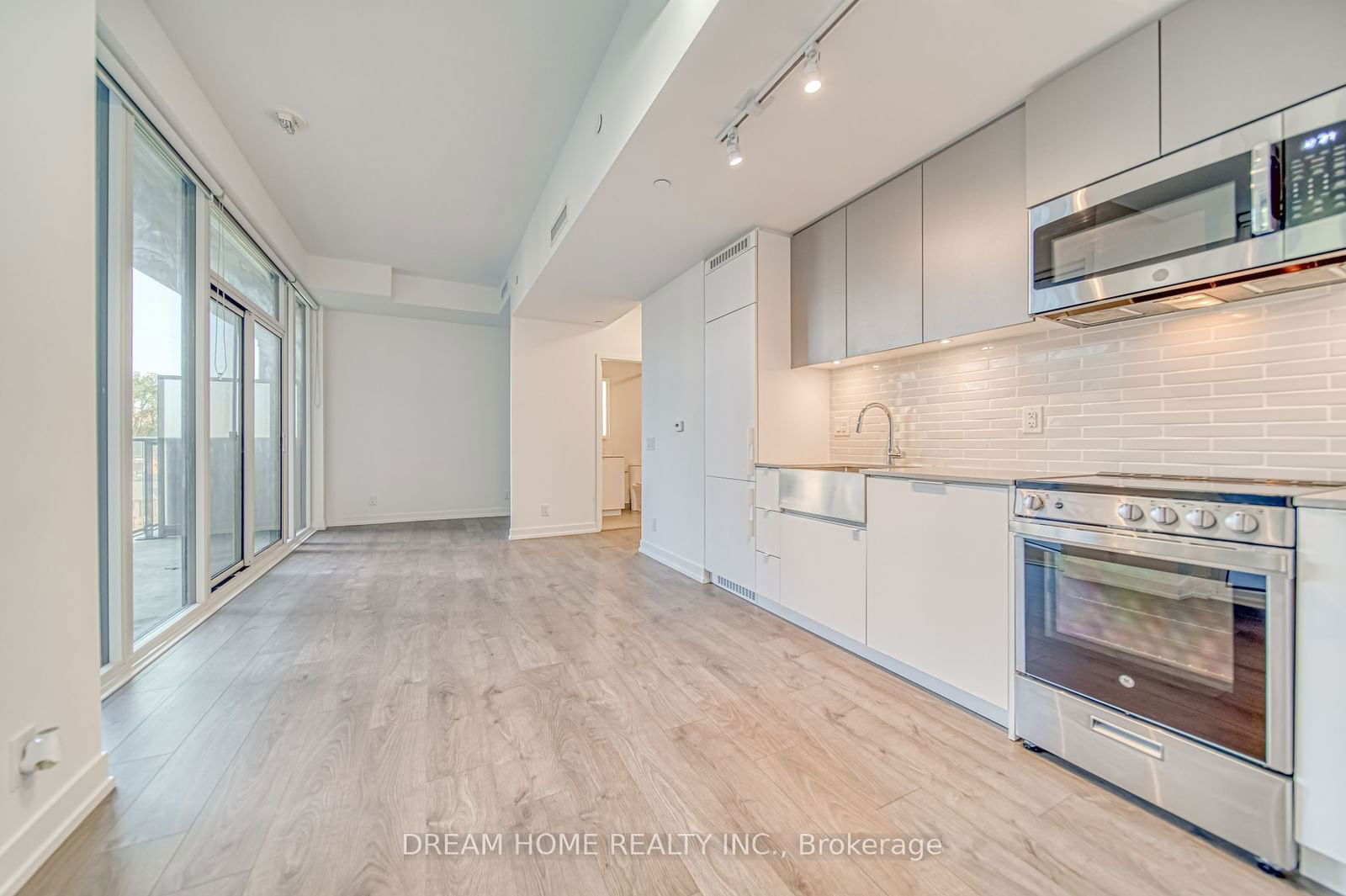 270 Dufferin St, unit 416 for rent - image #11