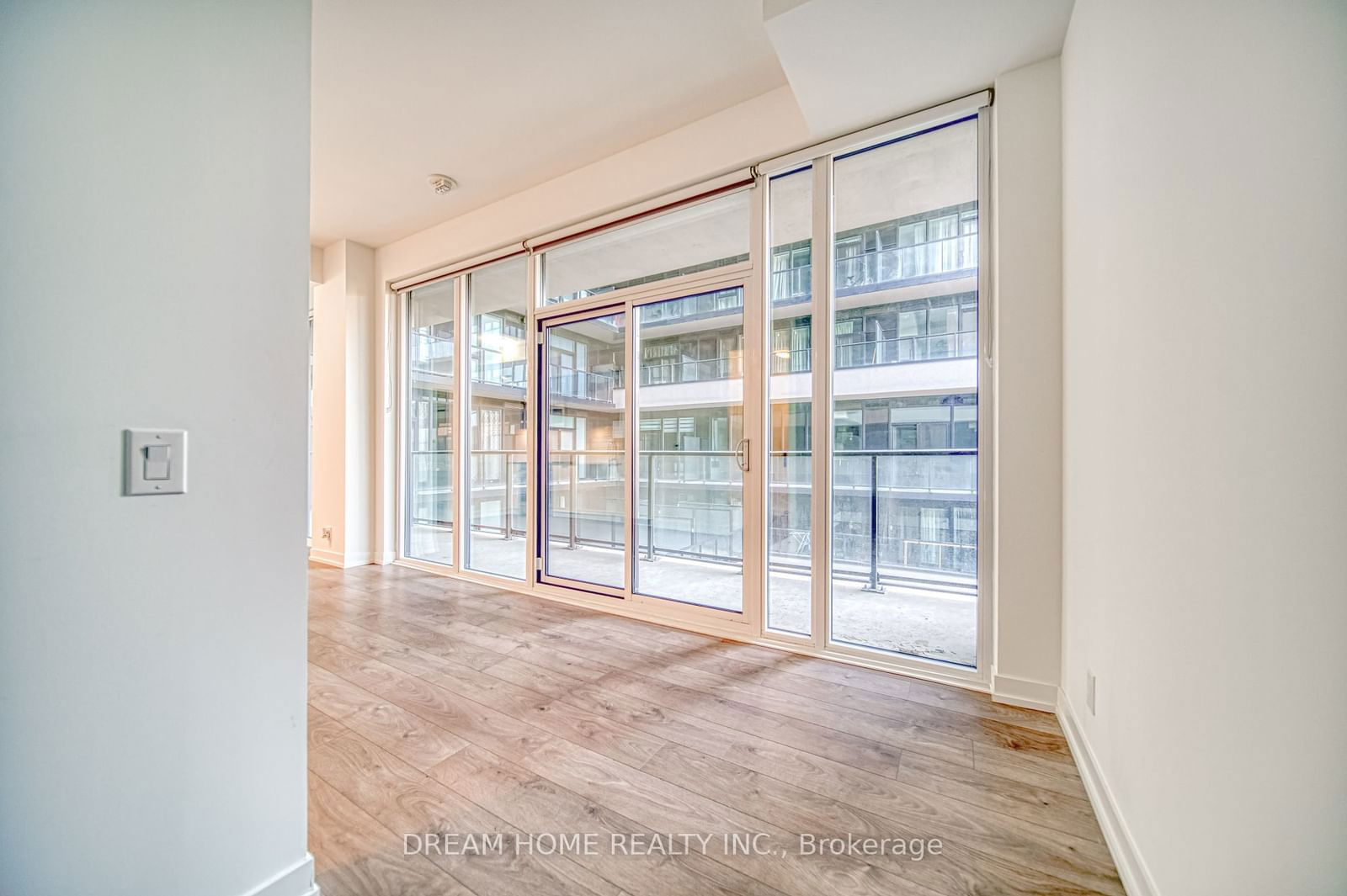 270 Dufferin St, unit 416 for rent