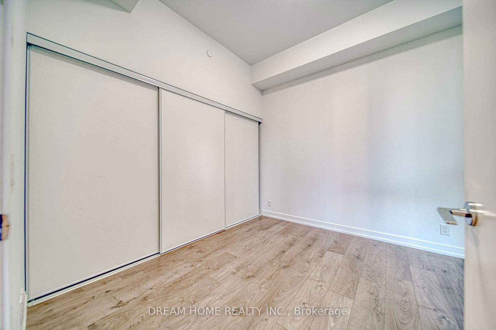 270 Dufferin St, unit 416 for rent