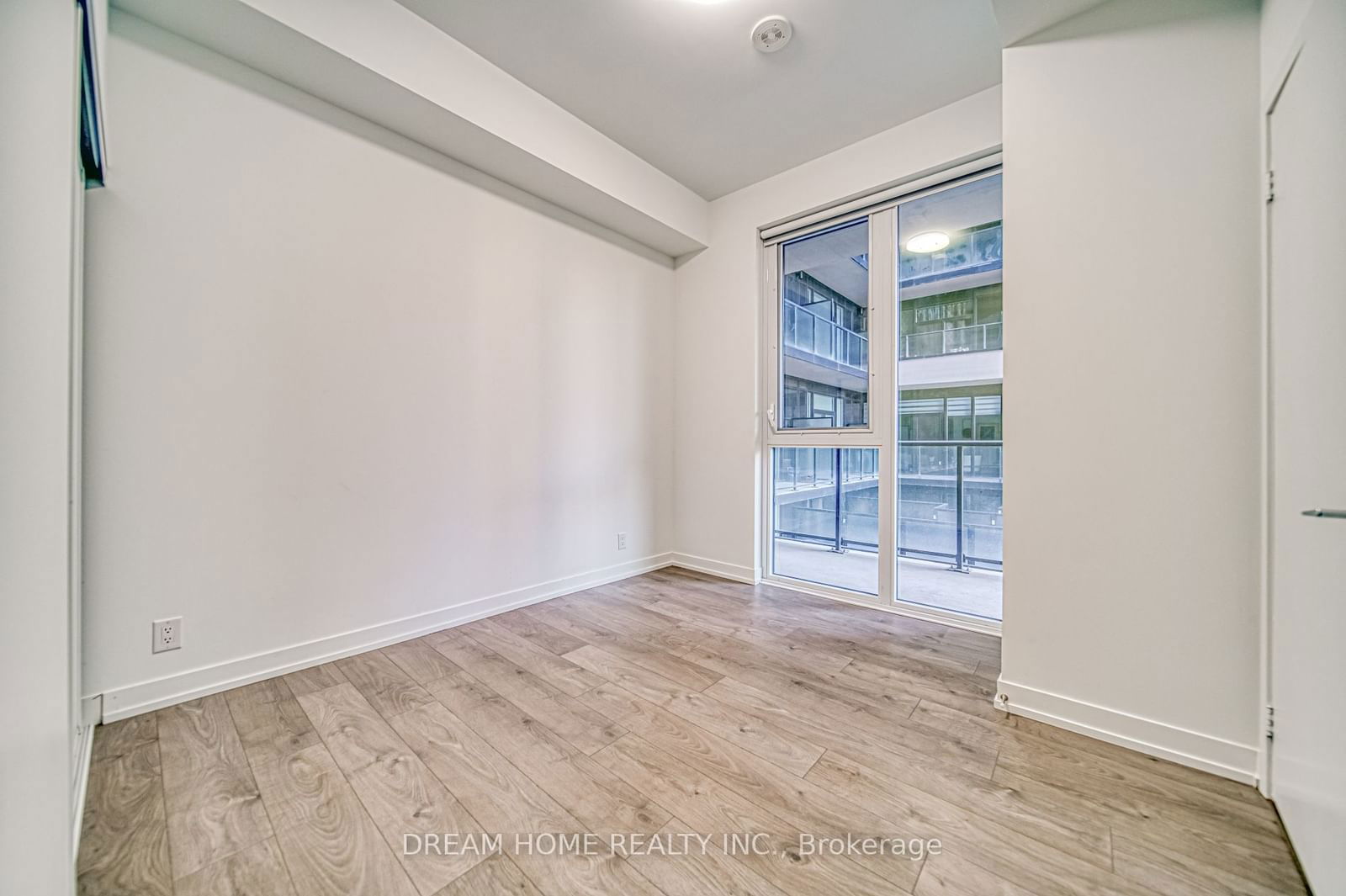 270 Dufferin St, unit 416 for rent