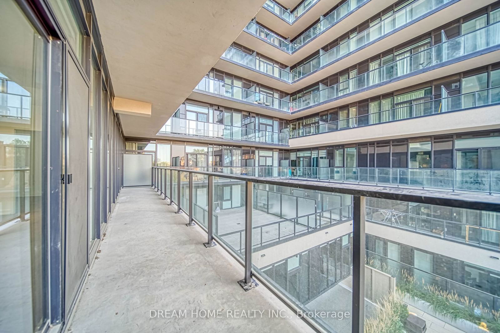 270 Dufferin St, unit 416 for rent