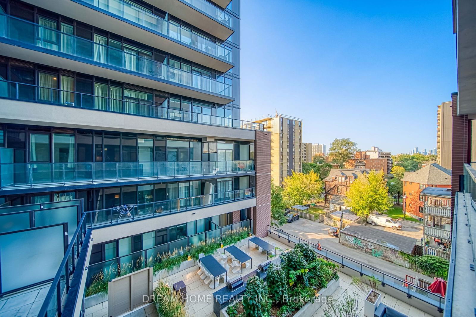 270 Dufferin St, unit 416 for rent