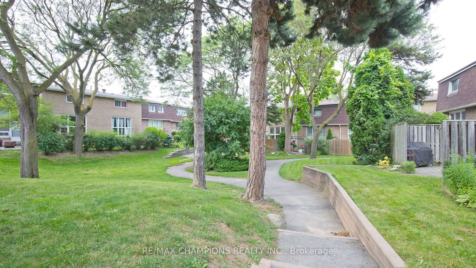 431 Mill Road Townhouses, Etobicoke, Toronto