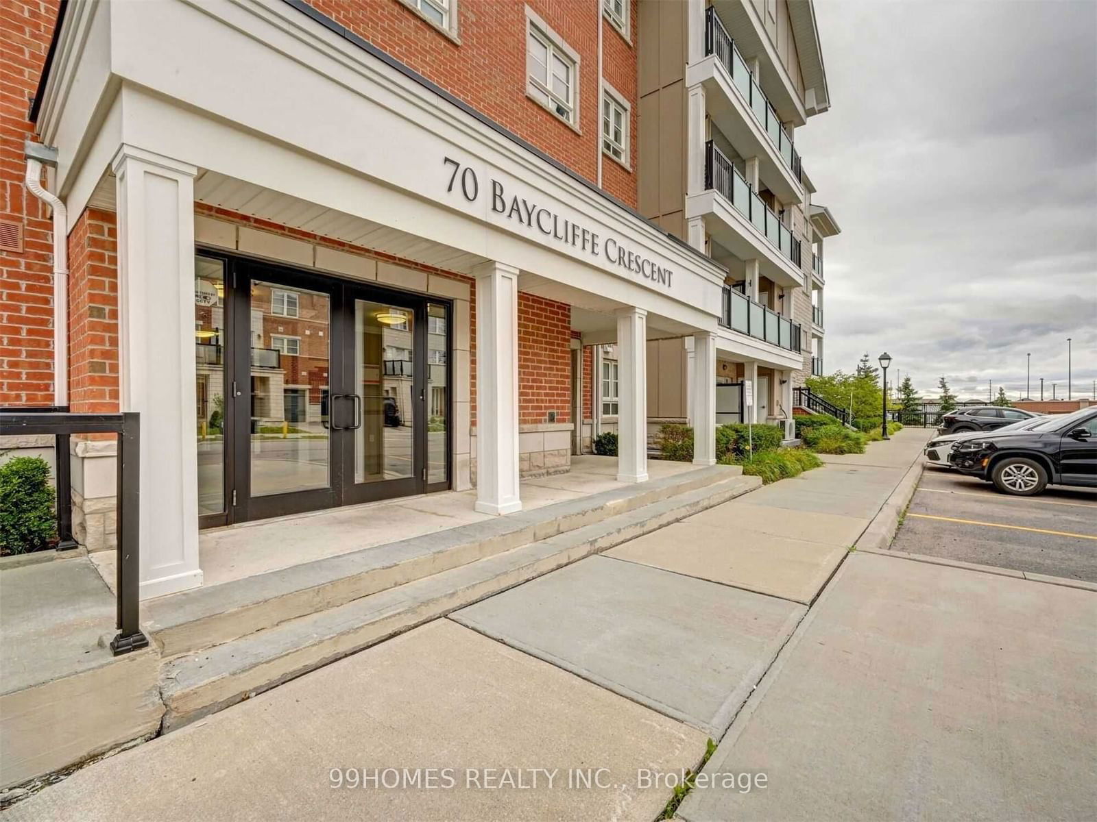 70 Baycliffe Cres, unit 306 for rent