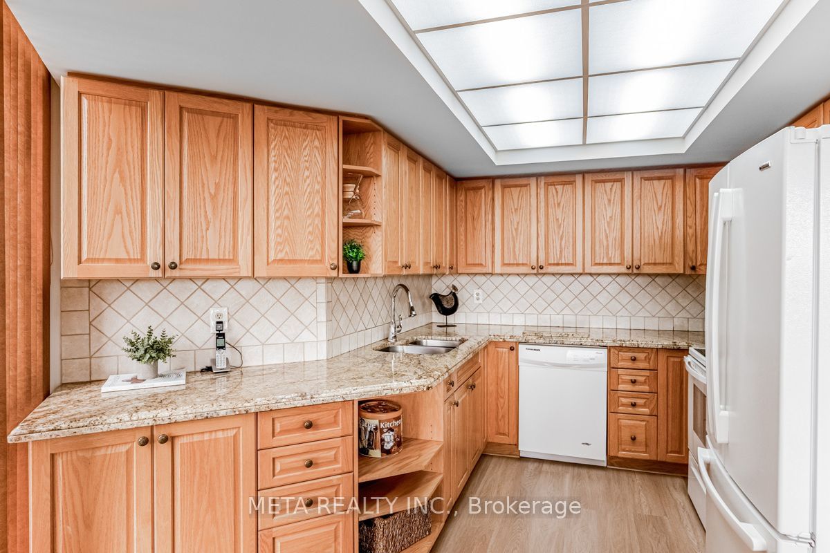 55 Kingsbridge Garden Circ, unit 501 for sale - image #8