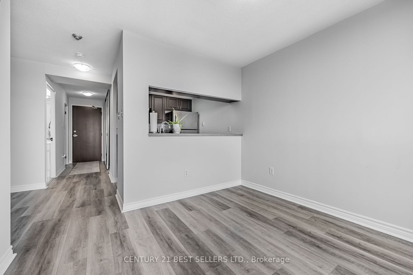 101 Subway Cres, unit 908 for sale - image #4