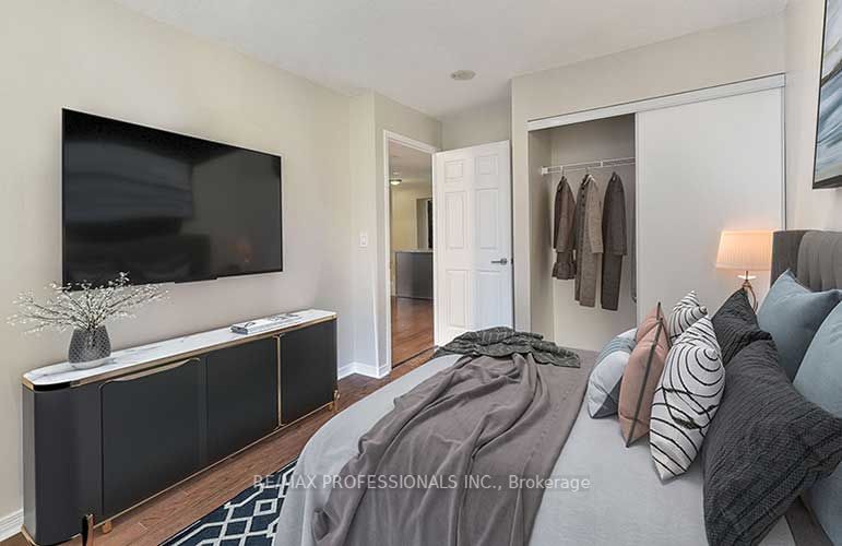 3 Michael Power Pl, unit 402 for sale - image #18