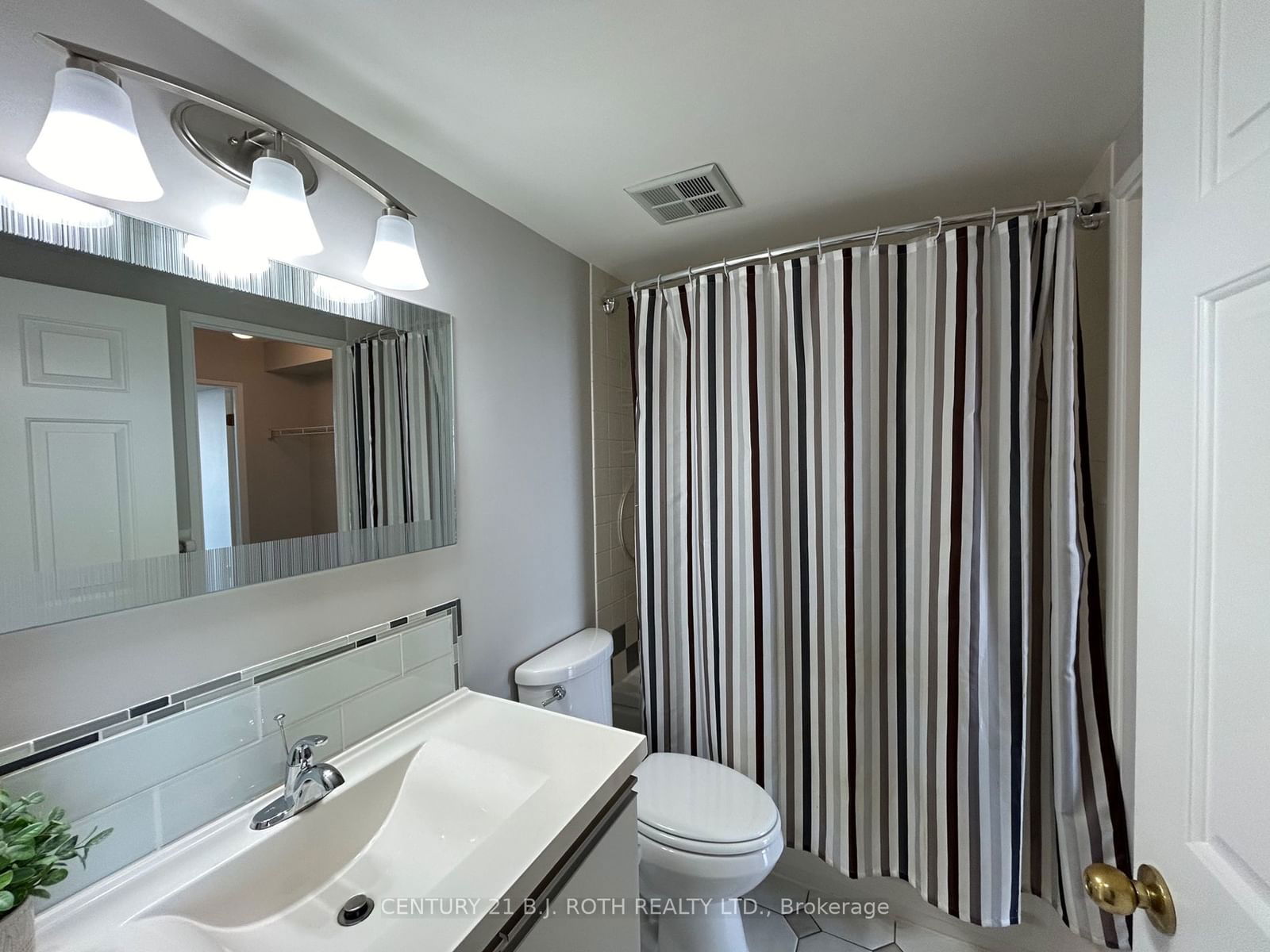 101 Subway Cres, unit 1607 for sale - image #12